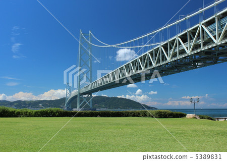 Akashi Kaikyo Bridge in early summer 5389831
