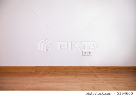 Interior wall with domestic power outlet Interior wall with domestic power outlet 5394660