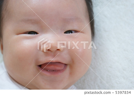 2 months old baby 2 months old baby 5397834