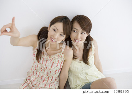 A close girl friend A close girl friend 5399295