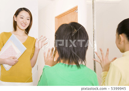 Teachers and students to say hello 5399945