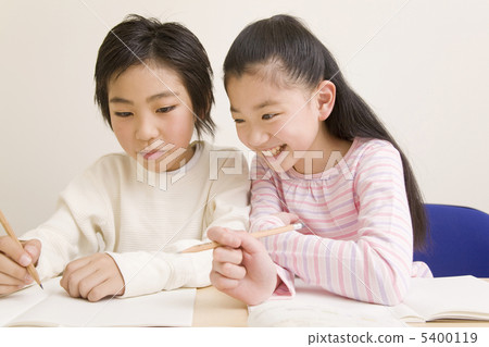 Elementary school student under study Elementary school student under study 5400119