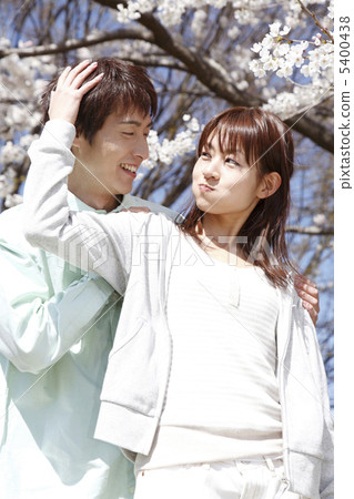 一個男人喚起一個擁抱的情人 一個男人喚起一個擁抱的情人 5400438