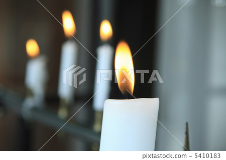 A candle 5410183