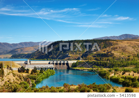 Aviemore hydroelectric dam, New Zealand 5413598