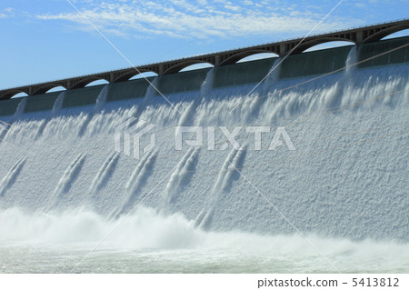 Grand Coulee Hydroelectric Dam 5413812