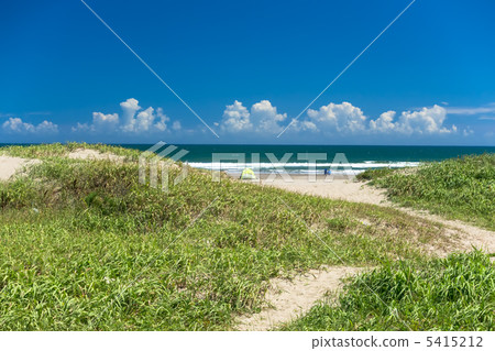 Road to the sea 5415212