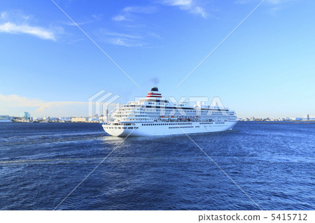Asuka Ⅱ at Yokohama Port Asuka Ⅱ at Yokohama Port 5415712