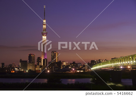 Tokyo sky tree at dusk (Ya · light up) 5416662