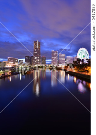 Minato Mirai twilight light up 5417889