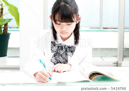 Junior high school students studying at home Junior high school students studying at home 5419768