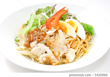 Delicious chicken salad pasta 5420988