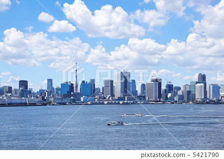 Visit the pleasure boat and the Tokyo Tower to and from the Rainbow Bridge 5421790