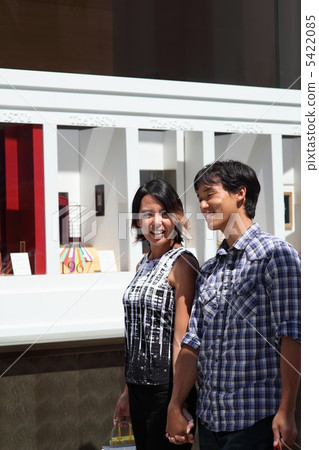 Shopping at a couple 5422085