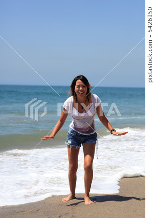 Women on the beach 5426150