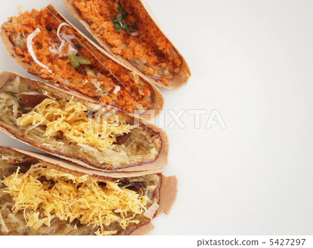 Thai-style Crepe Khanom · Buan Thai-style Crepe Khanom · Buan 5427297