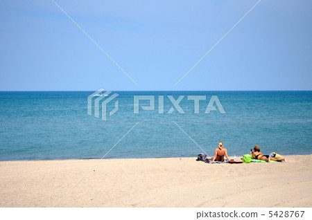 The beach The beach 5428767