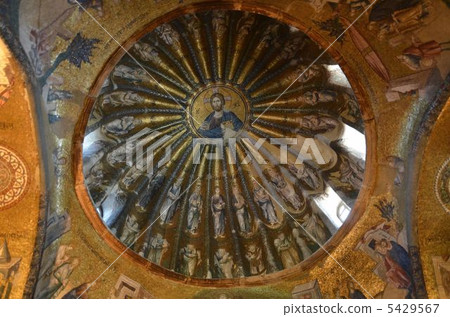 卡里博物館的天花板畫,描繪了24位使徒,以耶穌為中心 卡里博物館的天花板畫,描繪了24位使徒,以耶穌為中心 5429567