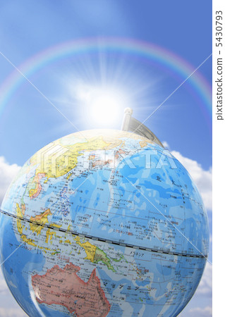 The globe and the blue sky The globe and the blue sky 5430793