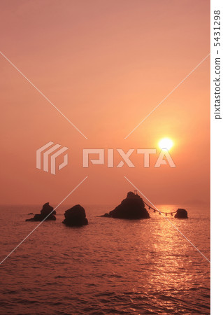 結婚的岩石和日出 5431298