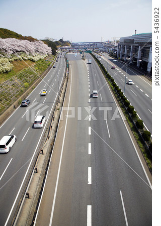 春天中國的高速公路 春天中國的高速公路 5436922