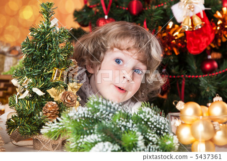 Happy child having fun 5437361