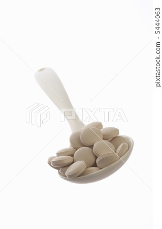 Spoon and medicine Spoon and medicine 5444063