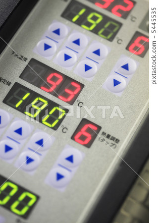 溫度控制 5445535