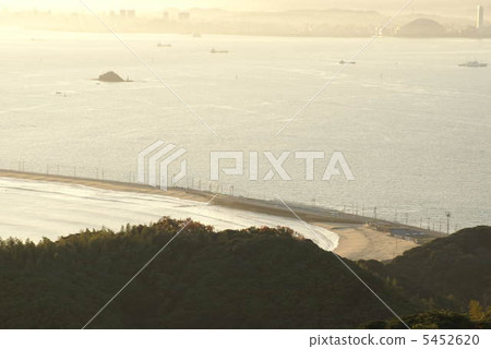 Hakata Bay in the morning Hakata Bay in the morning 5452620