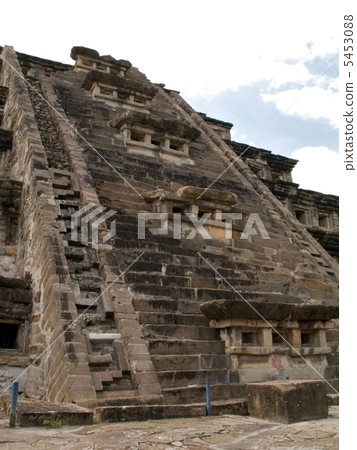 Pyramit的樓梯 5453088