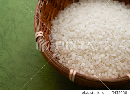 Rice entering the bamboo monkey 5453638