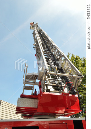 一輛梯子卡車 一輛梯子卡車 5453821