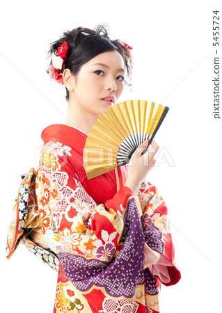 Kimoto women with folding fan 5455724