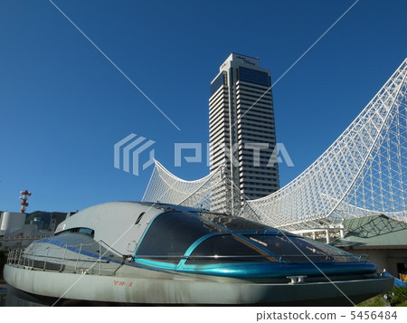 Kobe Maritime Museum and Hotel Okura 5456484