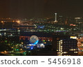 漂浮在夜景中的地球 5456918