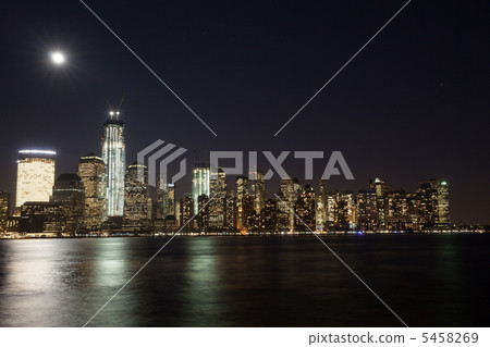 滿月和世界金融中心 5458269