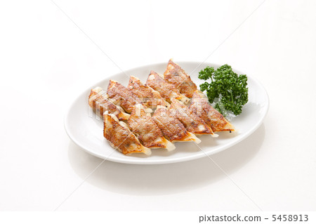 Pan-fried gyoza 5458913