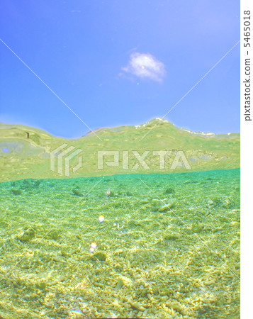 Blue sky and underwater Blue sky and underwater 5465018