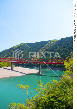 四萬十川和紅色鐵路橋 四萬十川和紅色鐵路橋 5465162