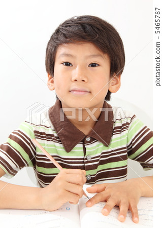 Boy studying 5465787
