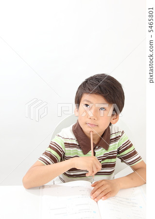 Boy studying 5465801