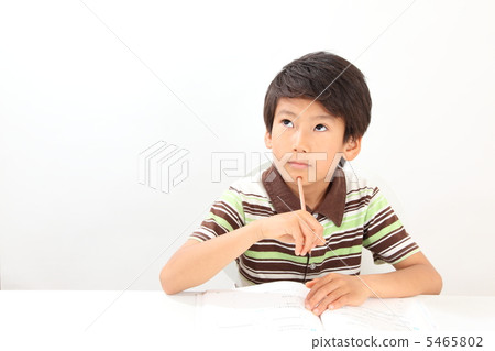 Boy studying 5465802