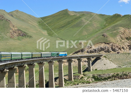 新疆維吾爾自治區天山山脈南大鐵路車窗 5467150