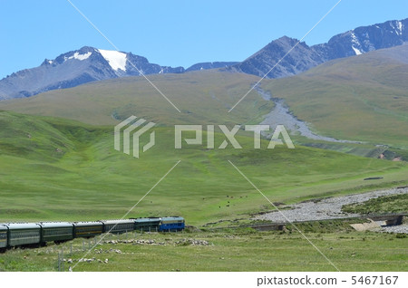 A car window of the Tian Shan Mountain Range Namda Railway in Xinjiang Uygur Autonomous Region 5467167