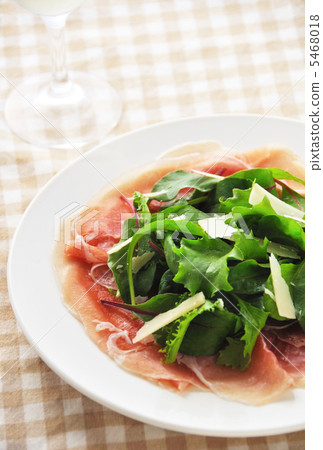 Raw ham salad Raw ham salad 5468018