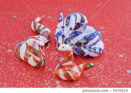 Mi's New Year's card · Three-person family of snake · Japanese paper back lateral position Mi's New Year's card · Three-person family of snake · Japanese paper back lateral position 5470824