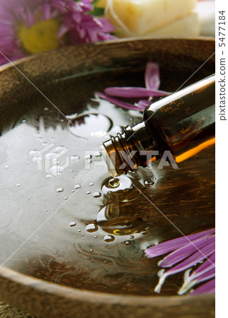 Aromatherapy. Essence oil. Spa treatment 5477184