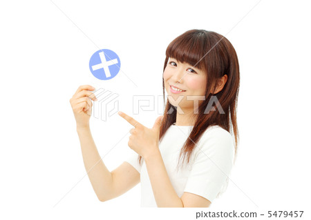 A woman with a cross 5479457