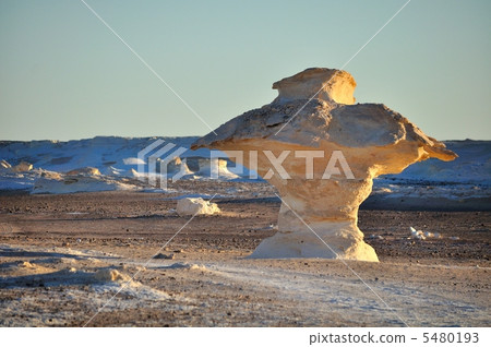 White desert Egypt 5480193