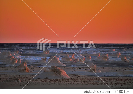 White desert Egypt 5480194